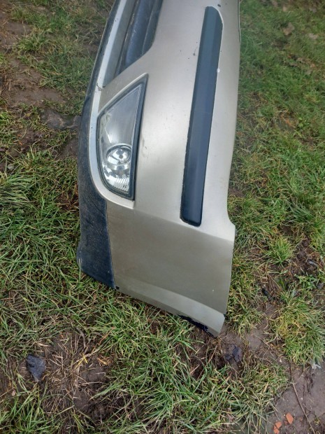 Ford Mondeo MK3 2.0 TDCi első lökhárító