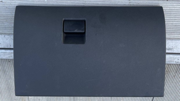 Ford Mondeo MK3 keszty�tart�