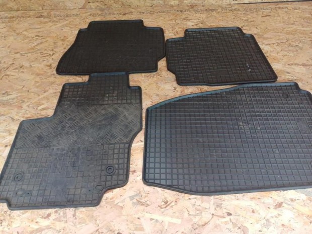 Ford Mondeo MK4 (2006-2014) Utastér Gumi Szőnyeg Garnitúra
