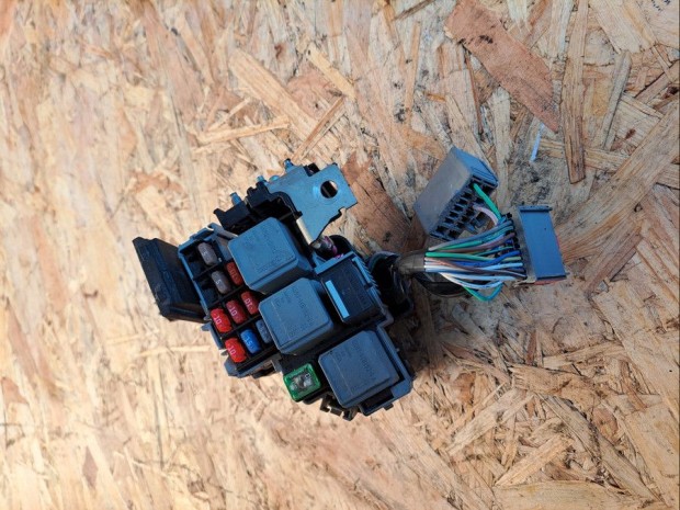 Ford Mondeo MK4 (2006-2014)  2.0Tdci Diesel Biztos�t�k T�bla