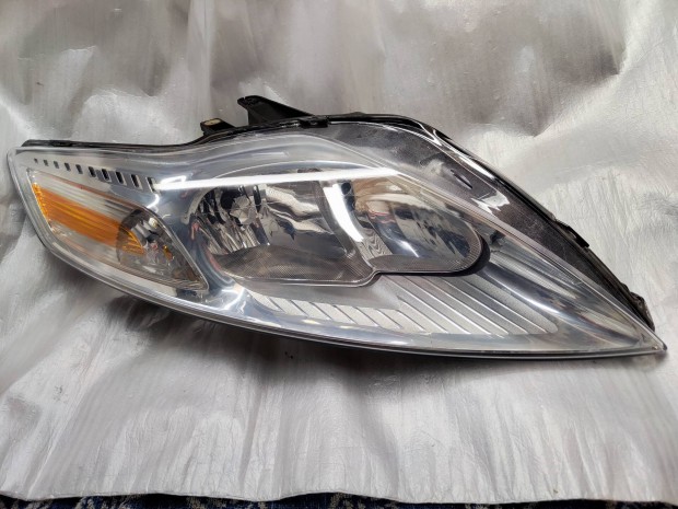 Ford Mondeo MK4 jobb gyri halogn fnyszr