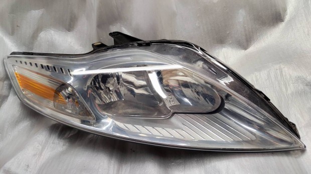 Ford Mondeo MK4 jobb halogén fényszóró