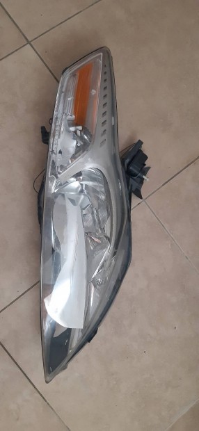 Ford Mondeo MK4 jobb oldali fényszóró
