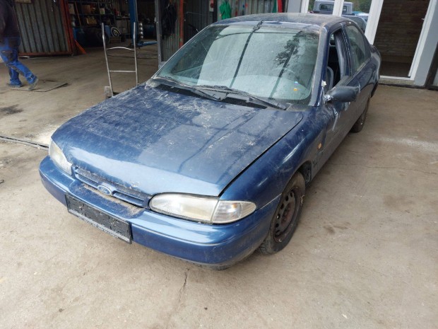 Ford Mondeo Mk1 1.8 Td alkatrészei