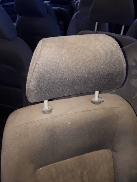 Ford Mondeo Mk3, 2001 első fejtámla