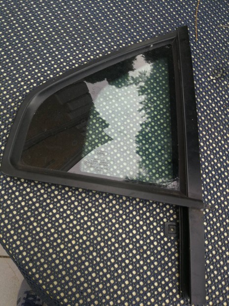 Ford Mondeo Mk3 gyári jobb oldali hátsó ajtó ablak