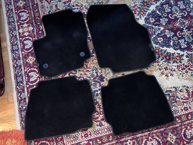 Ford Mondeo Mk4 (2007-2014) gyri szvetsznyeg 