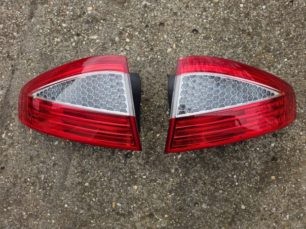 Ford Mondeo Mk4 sedan 5ajtós ferdehátú hátsó lámpa 2007-2010