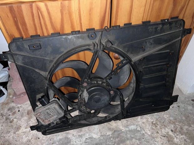 Ford Mondeo/S-max/Kuga hűtőventillátor, vezérlőegységgel 6G91-8C607-GH