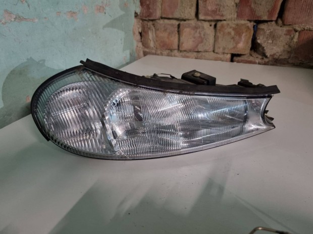 Ford Mondeo (1996-2000) Jobb els fnyszr lmpa
