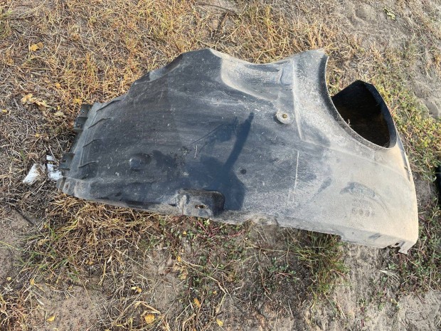 Ford Mondeo bal első kerékjárati sárvédő dobbetét gyári Ford 2000-2007