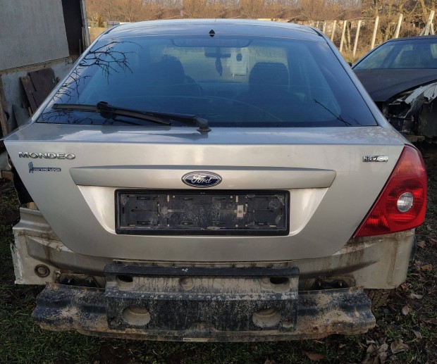 Ford Mondeo bontsra
