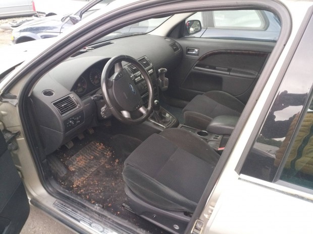 Ford Mondeo bontott ajtó , ajtózár , ablakemelő , kilincs