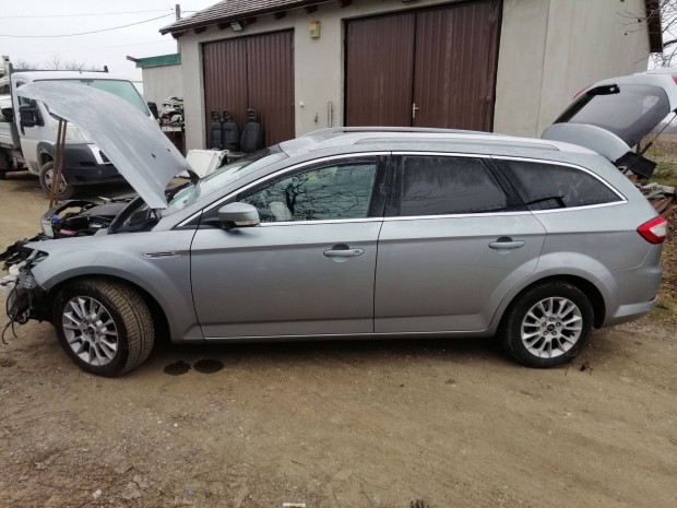 Ford Mondeo kombi 2013 bontsra