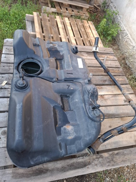 Ford Mondeo mk3 üzemanyag tartály, benzin tank
