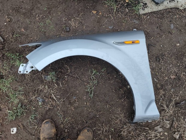 Ford Mondeo mk4 bal s�rv�d� sz�n k�dot nem tudom 