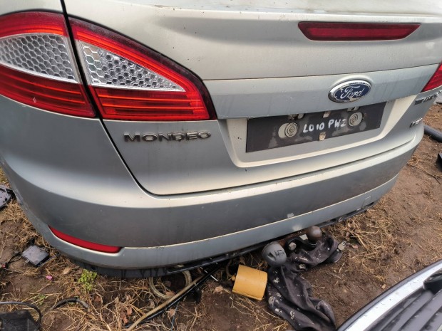 Ford Mondeo mk4 vonóhorog lecsavarozhato súly tábla rajta