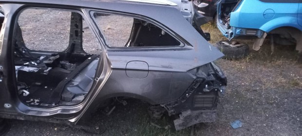 Ford Mondeo mk5 kombi bal hátsó karosszéria negyed