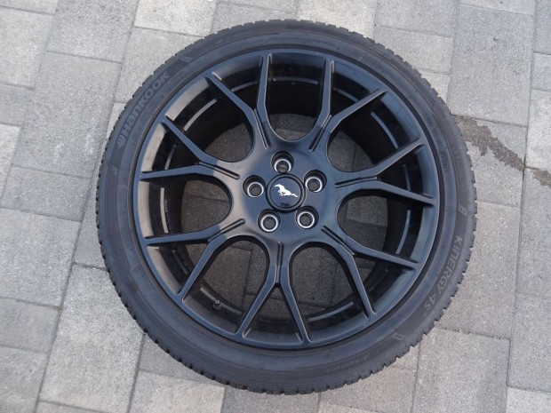 Ford Mustang 19" 5x114,3 ET45 gyári alufelni 255/40R19 Hankook 8mm
