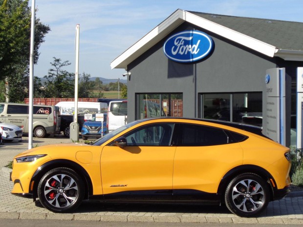 Ford Mustang Mach-E Extended range Premium AWD...