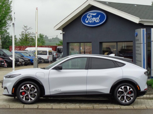 Ford Mustang Mach-E Standard range Premium AWD...