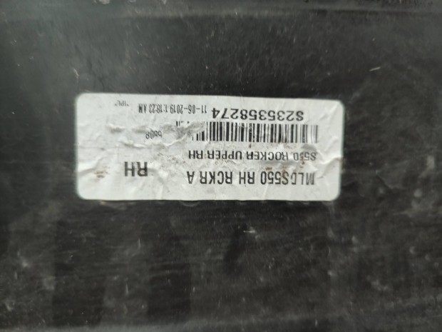 Ford Mustang k�ls� k�sz�b bor�t�s gy�ri 