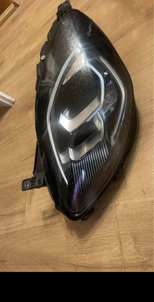 Ford Puma bal els� F�nyszor� 