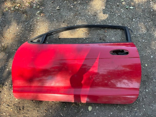 Ford Puma bal els� ajt� piros