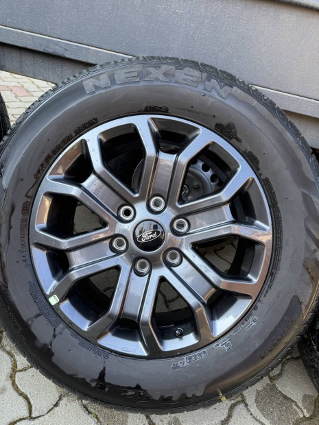 Ford Ranger 255-60 R18 ker�kgarnit�ra