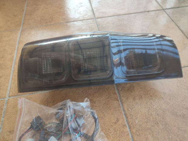 Ford Ranger / Raptor utángyártott bal hátsó lámpa