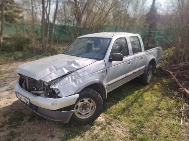 Ford Ranger és Mazda B2500 bontott alkatrészek eladók.