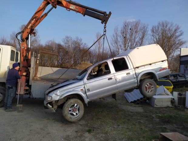 Ford Ranger s Mazda B2500 bontott alkatrszek eladk. 