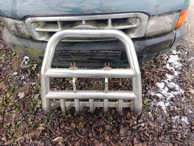 Ford Ranger �s Mazda B2500 bontott gallyt�r�. 