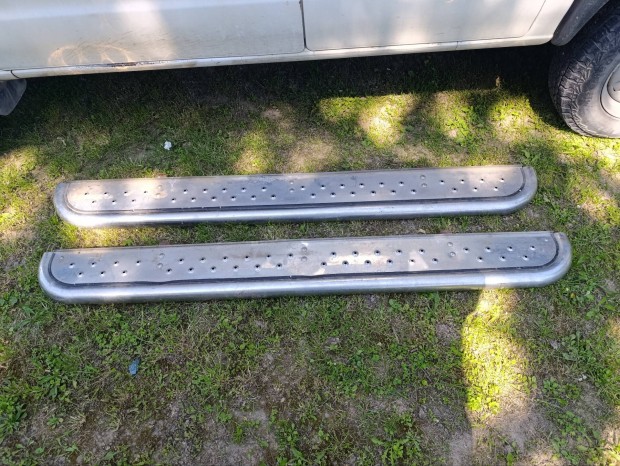 Ford Ranger és Mazda B2500 küszöb fellépő.