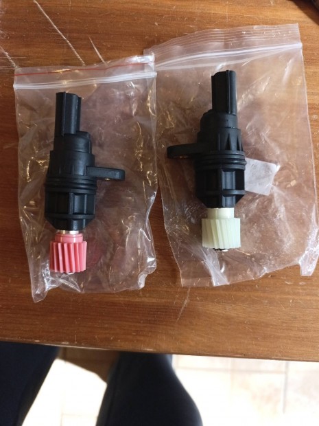 Ford Ranger �s Mazda B2500 mindenf�le alkatr�szek. 