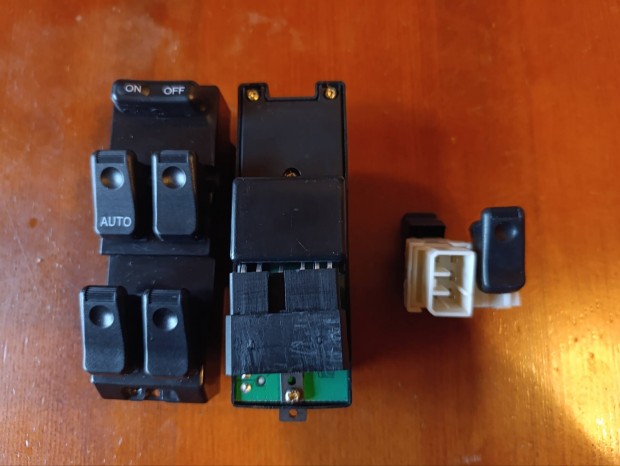 Ford Ranger �s Mazda B2500 vadonat�j ablakemel� kapcsol�k elad�k. 