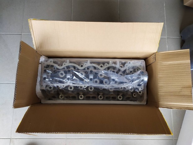 Ford Ranger �s Mazda B2500 vadonat�j hengerfej. 