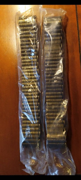 Ford Ranger �s Mazda B2500 vadonat�j terepv�lt� l�nc, oszt�m� l�nc. 