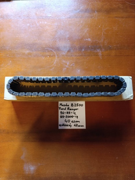 Ford Ranger �s Mazda B2500 vadonat�j terepv�lt� oszt�m� l�nc. 