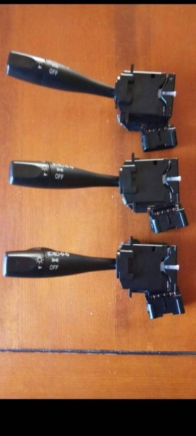 Ford Ranger �s Mazda B2500 vadonat�j vil�g�t�s kapcsol�. 