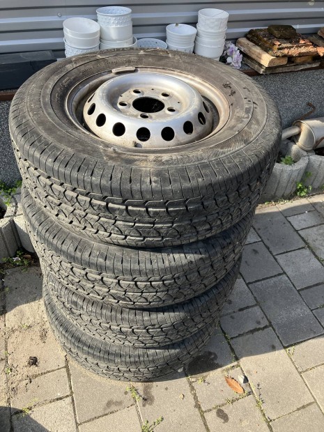 Ford Ranger gy�ri felni szett 5x130 225/70 r15
