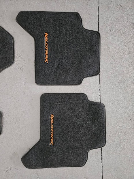 Ford Ranger prémium fekete velúr szőnyeg