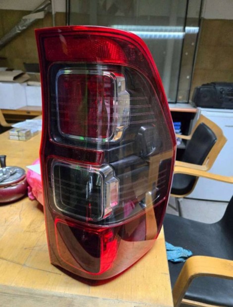 Ford Ranger wildtrack gyári hátsó lámpa