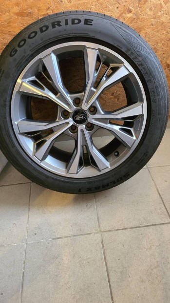 Ford ST Line 18-as felni elad� 
