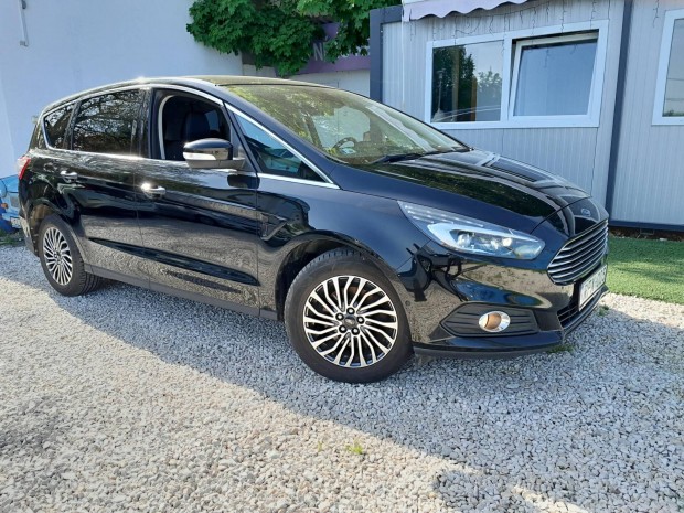 Ford S-Max 2.0 Ecoblue Titanium manuál váltó. m...