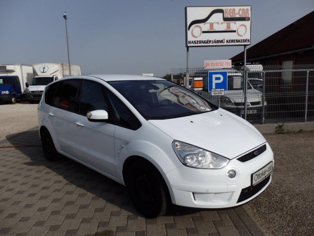 Ford S-Max 2.0 TDCi Trend Digit Klíma! Vonóhoro...