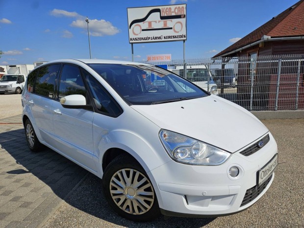 Ford S-Max 2.0 TDCi Trend Digit Klíma! Vonóhoro...