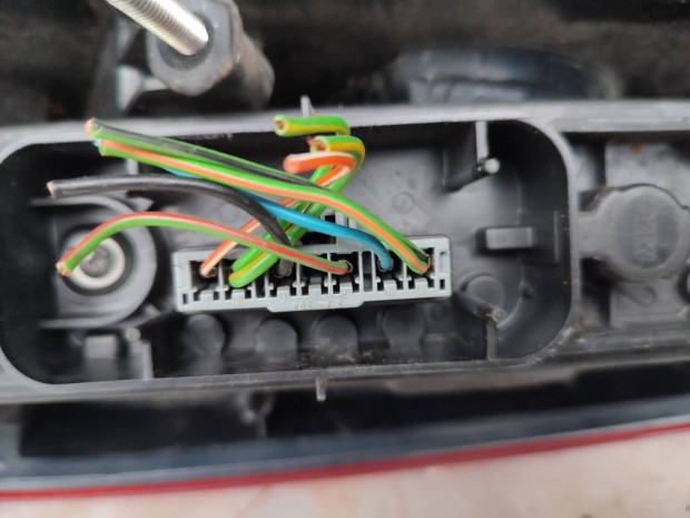 Ford S max bal hátsó lámpa gyari sérült