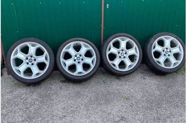 Ford Titanium felni gumival felni garnitúra