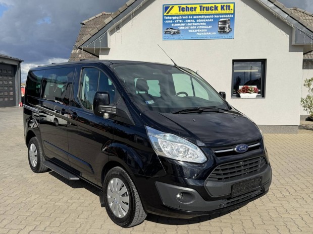 Ford Tourneo Custom 9 személyes